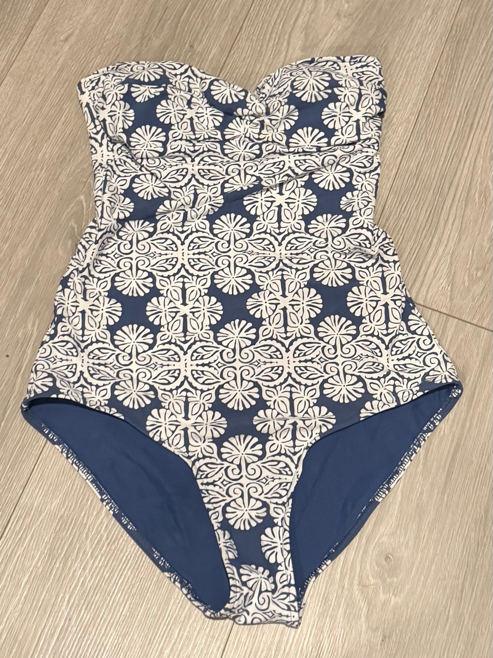 Vineyard Vines Women’s Navy & White Patterned One-Piece Swimsuit XXS